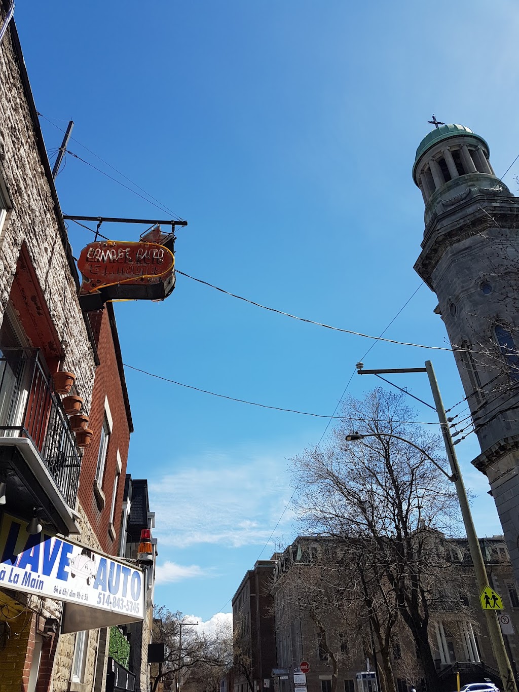 5 Minutes Lave Auto | 4213 Rue Drolet, Montréal, QC H2W 2L7, Canada | Phone: (514) 843-5345