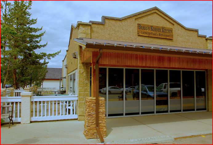 Braggs Korner Kitchen | 16 White Ave #8, Bragg Creek, AB T0L 0K0, Canada | Phone: (403) 949-2528
