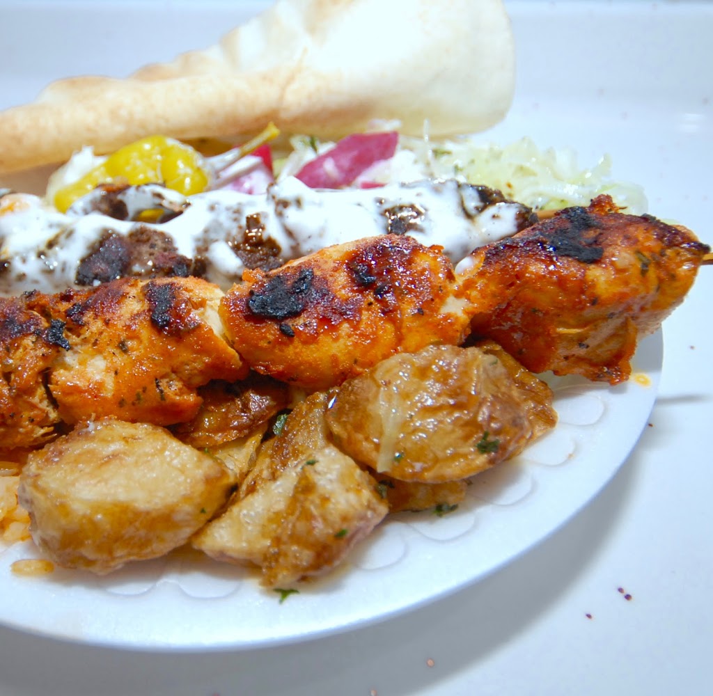 Boustan Lachine | 356 Rue Saint-Jacques, Lachine, QC H8R 1E2, Canada | Phone: (514) 365-0101