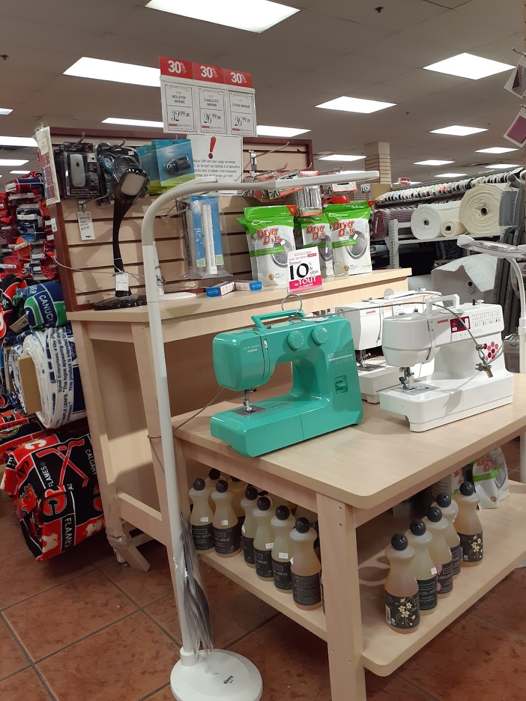 Fabricville - Magasin de tissus | 7275 R. Sherbrooke E, Montréal, QC H1N 1E9, Canada | Phone: (514) 493-6666
