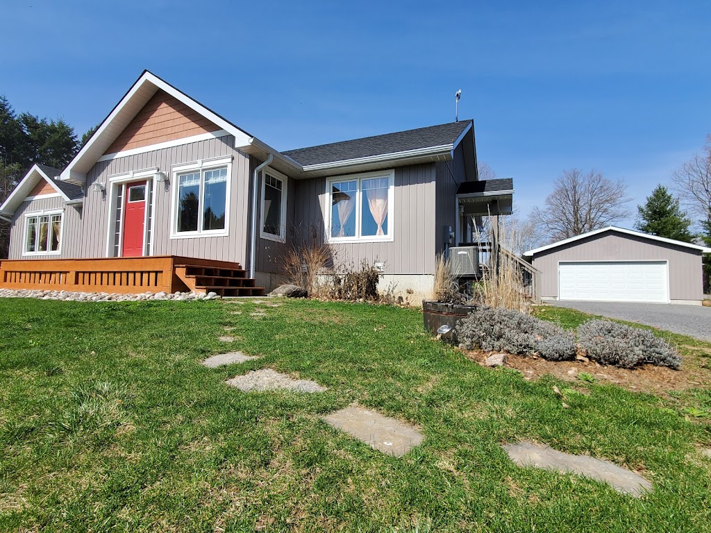 County Greenside Lakeview Resort | 890 County Rd 35, Prince Edward, ON K0K 2T0, Canada | Phone: (416) 315-5918