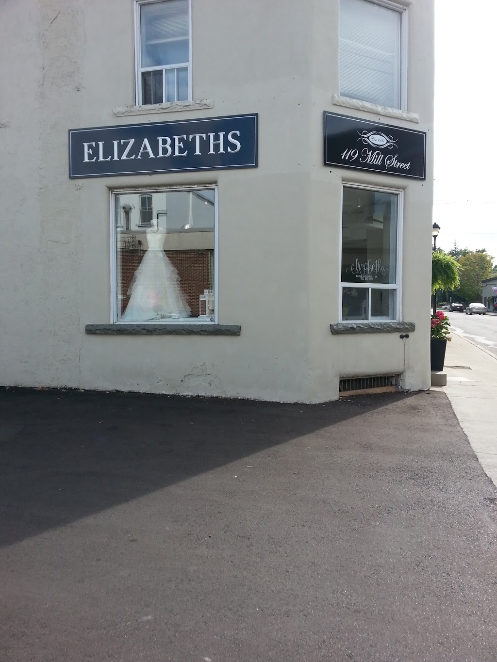 Elizabeths Fashions | 119 Mill St, Halton Hills, ON L7G 2C7, Canada | Phone: (905) 873-1470