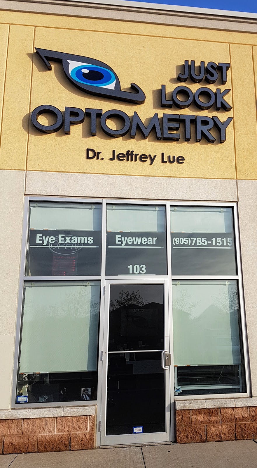 Just Look Optometry | 3945 Doug Leavens Blvd, Mississauga, ON L5N 0A5, Canada | Phone: (905) 785-1515