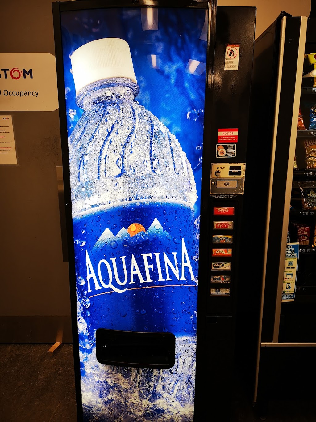 Canada Vending Service | 1942 Ranchwood Way, Orléans, ON K1C 7K7, Canada | Phone: (613) 299-1781