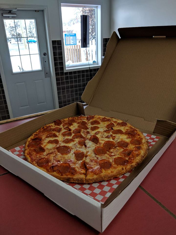 Christophers Pizza | 94 Killaly St W, Port Colborne, ON L3K 3L6, Canada | Phone: (905) 834-5000