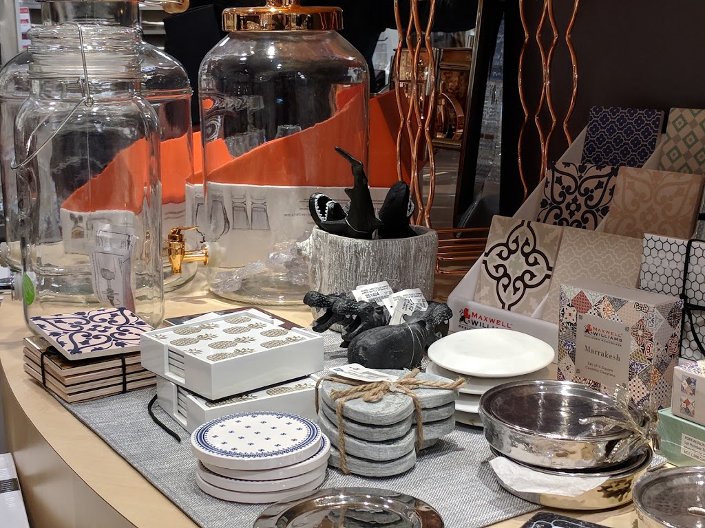 Linen Chest | CARREFOUR DE LA RIVE-SUD, 584 Chemin de Touraine #103, Boucherville, QC J4B 8S5, Canada | Phone: (450) 641-4942