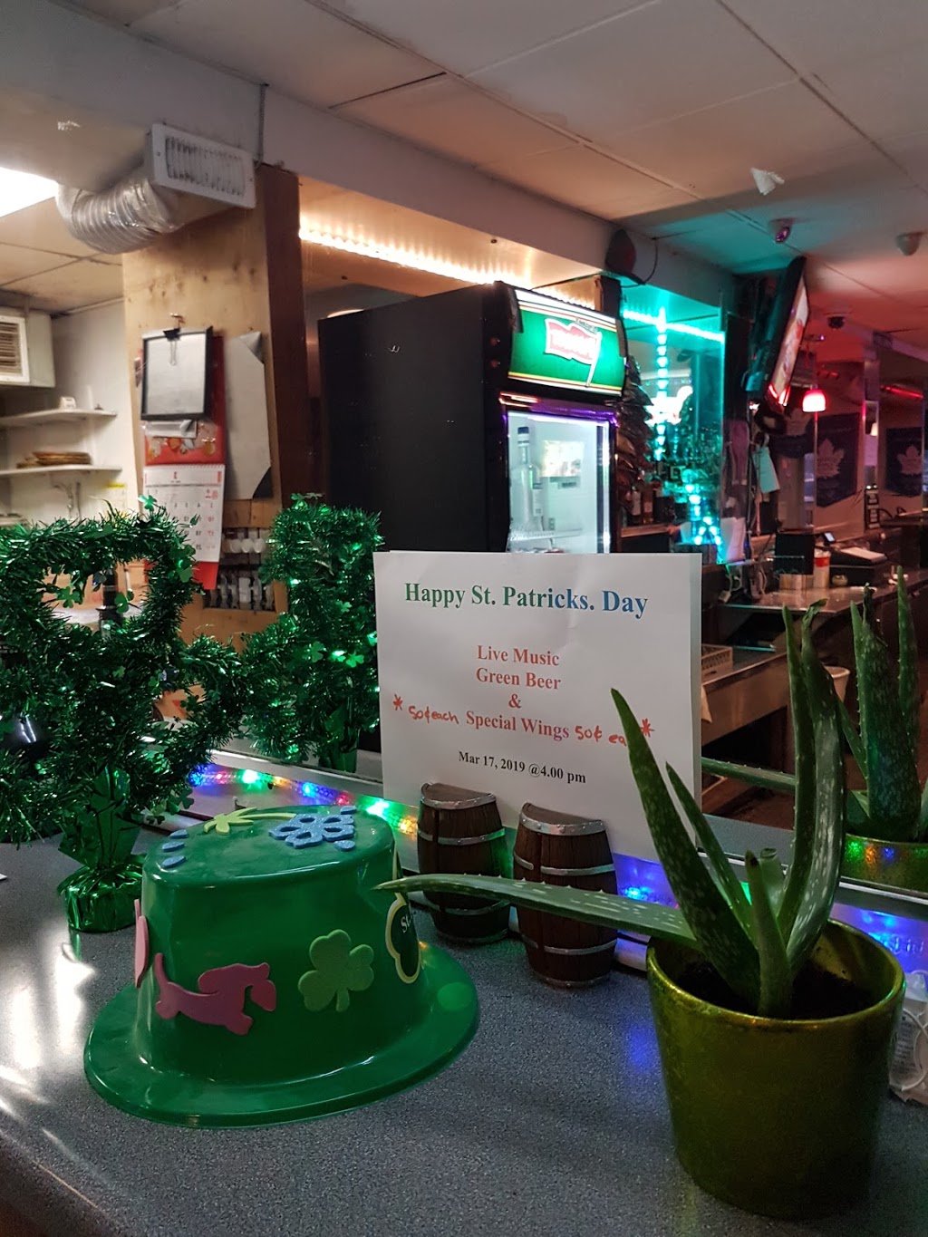 Mimico Pub & Grill | 349 Royal York Rd, Etobicoke, ON M8Y 2R1, Canada | Phone: (416) 255-2278