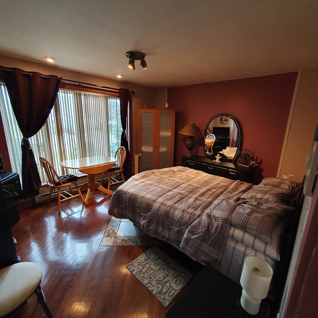 Le Gîte du Lac | 49 Rue des Amandiers, Saint-Prime, QC G8J 1L8, Canada | Phone: (418) 251-4854