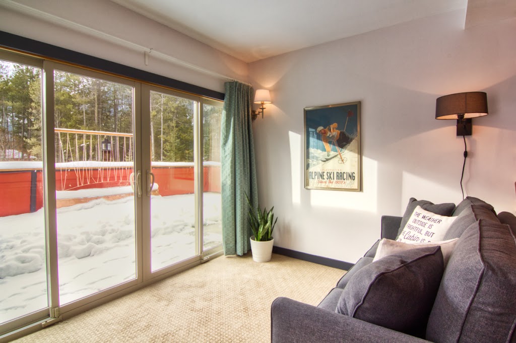 Earl Grey Lodge | Earl Grey Lodge, 2069 Summit Dr, Panorama, BC V0A 1T0, Canada | Phone: (250) 341-3641