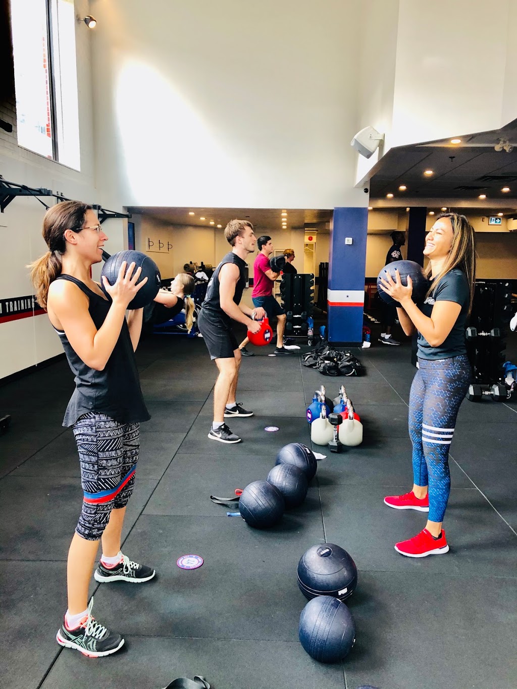 F45 Training Sheridan | 1900 Dundas St W suite 28b, Mississauga, ON L5K 1P9, Canada | Phone: (905) 916-5777