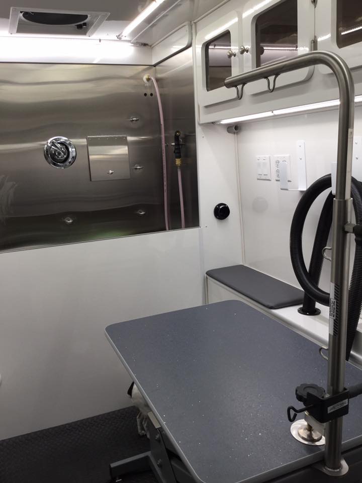 The Dshaggin Waggin Mobile Pet Groomer | 100 Aldersmith Pl A6, Victoria, BC V9A 7M8, Canada | Phone: (250) 590-8121
