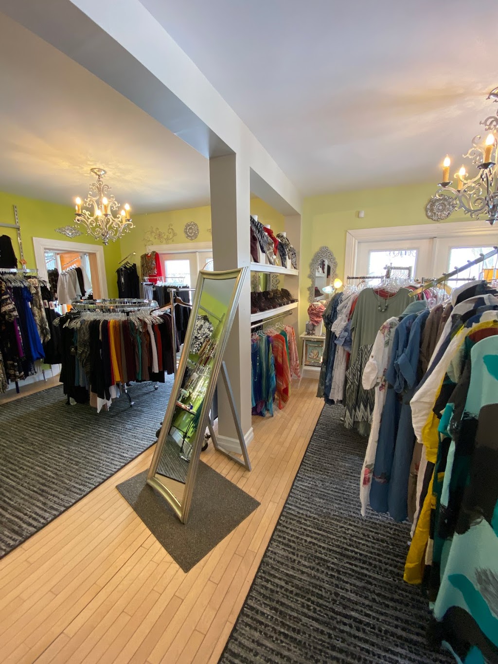 Tragically Hipp Fashion Gallery | 60 Queen St, Lakefield, ON K0L 2H0, Canada | Phone: (705) 652-0666