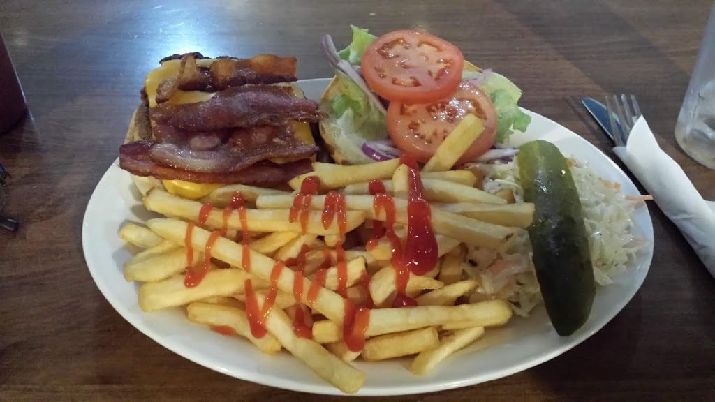 Nicks Family Restaurant | 1716 London Line, Sarnia, ON N7T 7H2, Canada | Phone: (519) 491-5619