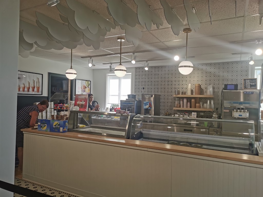 Crémerie Péri | 296 Rue Édouard Niquet, Péribonka, QC G0W 2G0, Canada | Phone: (418) 374-2967