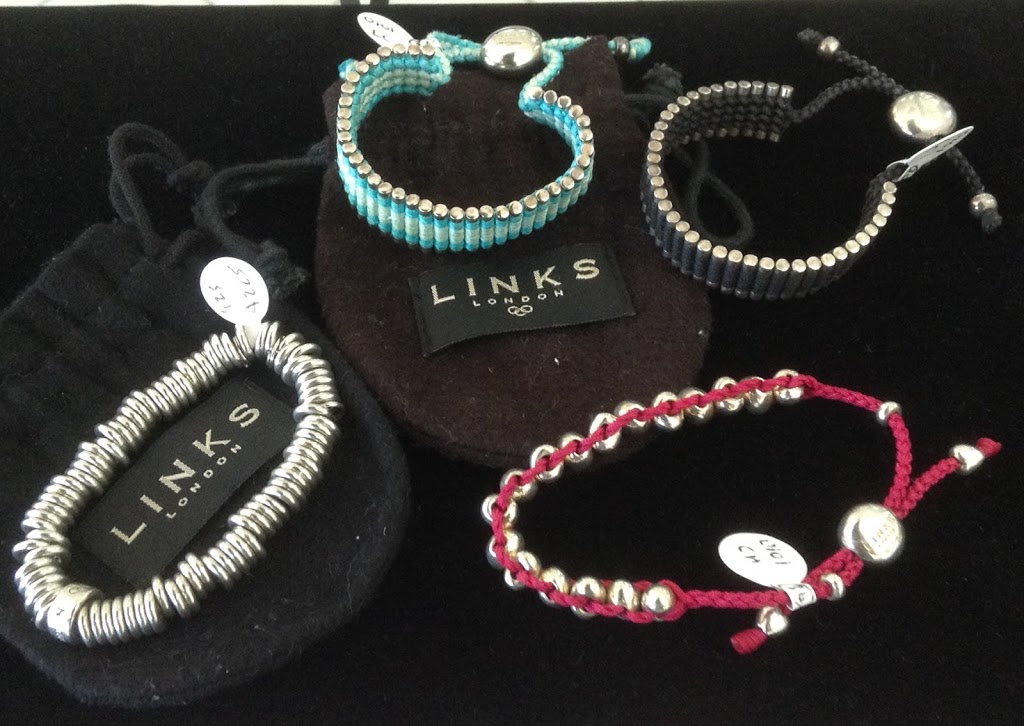 A Renaissance Woman | 645 Plains Rd E Unit B6, Burlington, ON L7T 4J5, Canada | Phone: (289) 337-3300