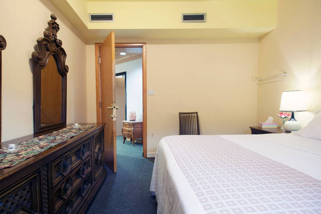 Smile Back Bed and Breakfast | 2547 Eglinton Ave W, York, ON M6M 1T2, Canada | Phone: (647) 529-0803