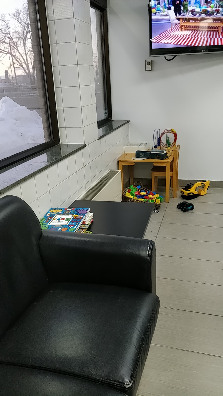 Discount Location dautos et camions | 405 Avenue Michel Jasmin, Dorval, QC H9P 1C2, Canada | Phone: (514) 631-1436
