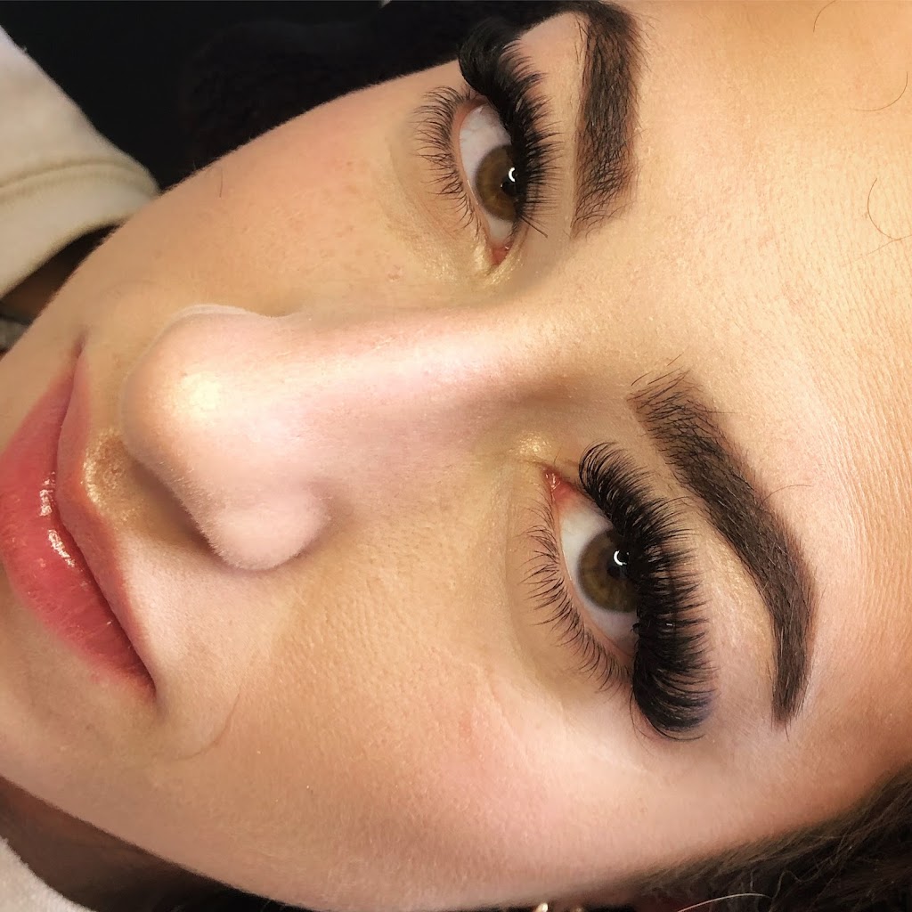 Ilashbeauties | 1059 Upper James St, Hamilton, ON L9C 3A6, Canada | Phone: (905) 921-3804