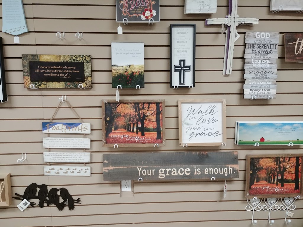 Family Christian Bookstore | book store | 750 Guelph Line, Burlington, ON L7R 3N5, Canada | 9056379151 OR +1 905-637-9151