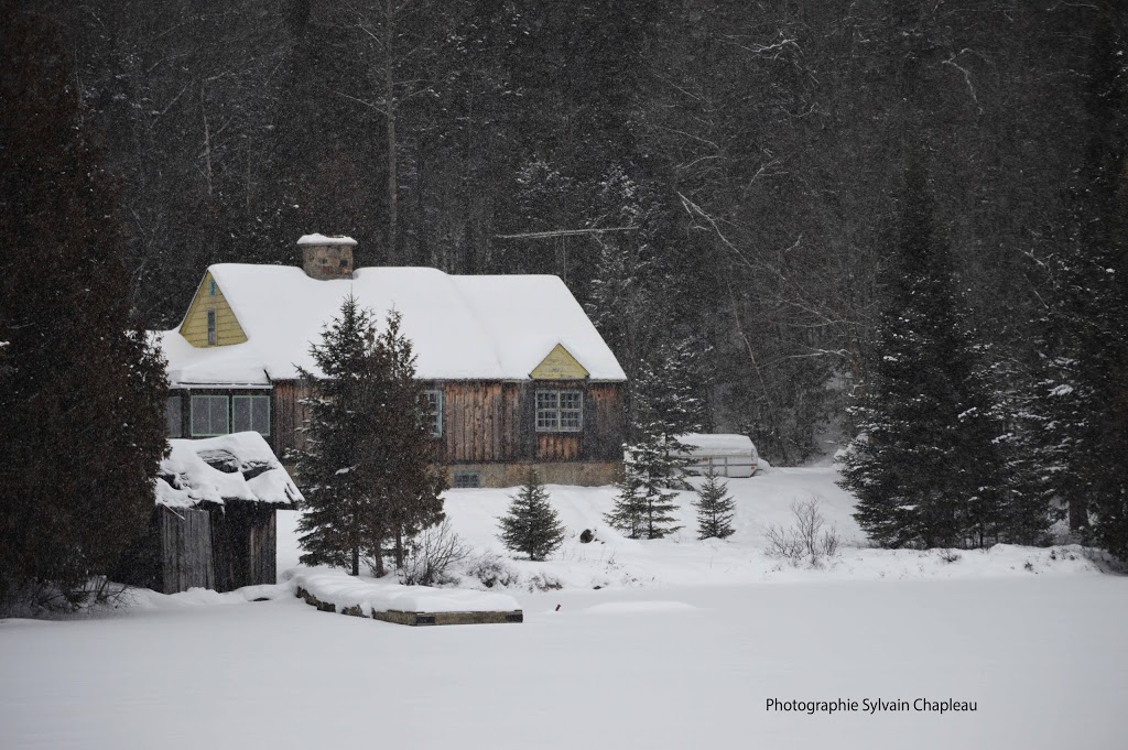 lac Dupuis | 1E0, 32-40 Chemin Fridolin-Simard, Estérel, QC J0T 1E0, Canada