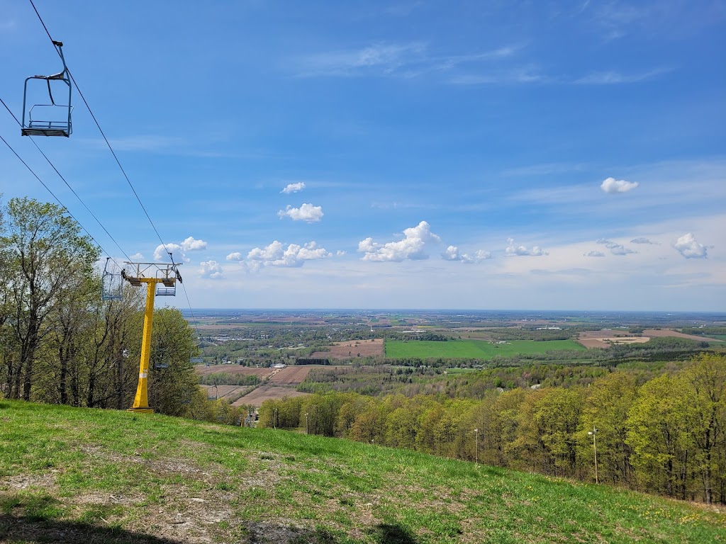 Station Mont Gleason | 180 Chem. du Mont Gleason, Tingwick, QC J0A 1L0, Canada | Phone: (819) 359-2300
