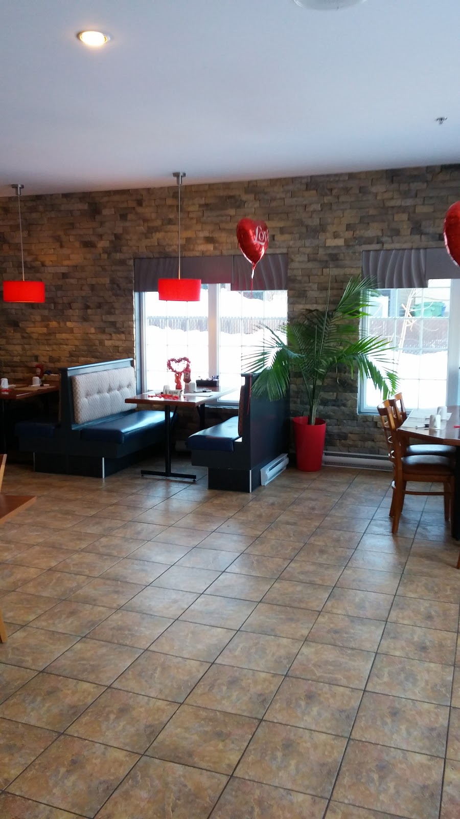 Restaurant Pub Chez Nad Inc | 1580 Rue Principale, Saint-Gilles, QC G0S 2P0, Canada | Phone: (418) 888-1266