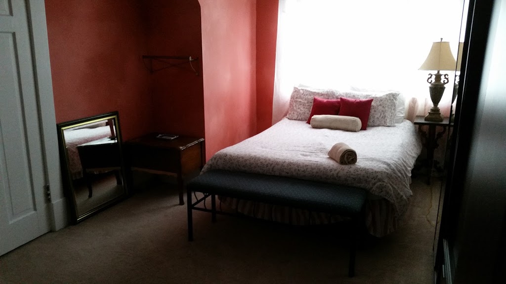 Balfour Inn | 1064 Balfour Ave, Vancouver, BC V6H 1X1, Canada | Phone: (604) 730-9927