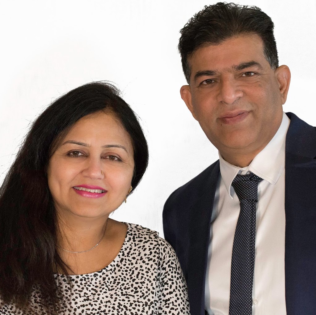 Royal Lepage Terrequity Sapphire Real Estate, Brokerage | 95 Queen St S, Mississauga, ON L5M 1K7, Canada | Phone: (416) 464-6568
