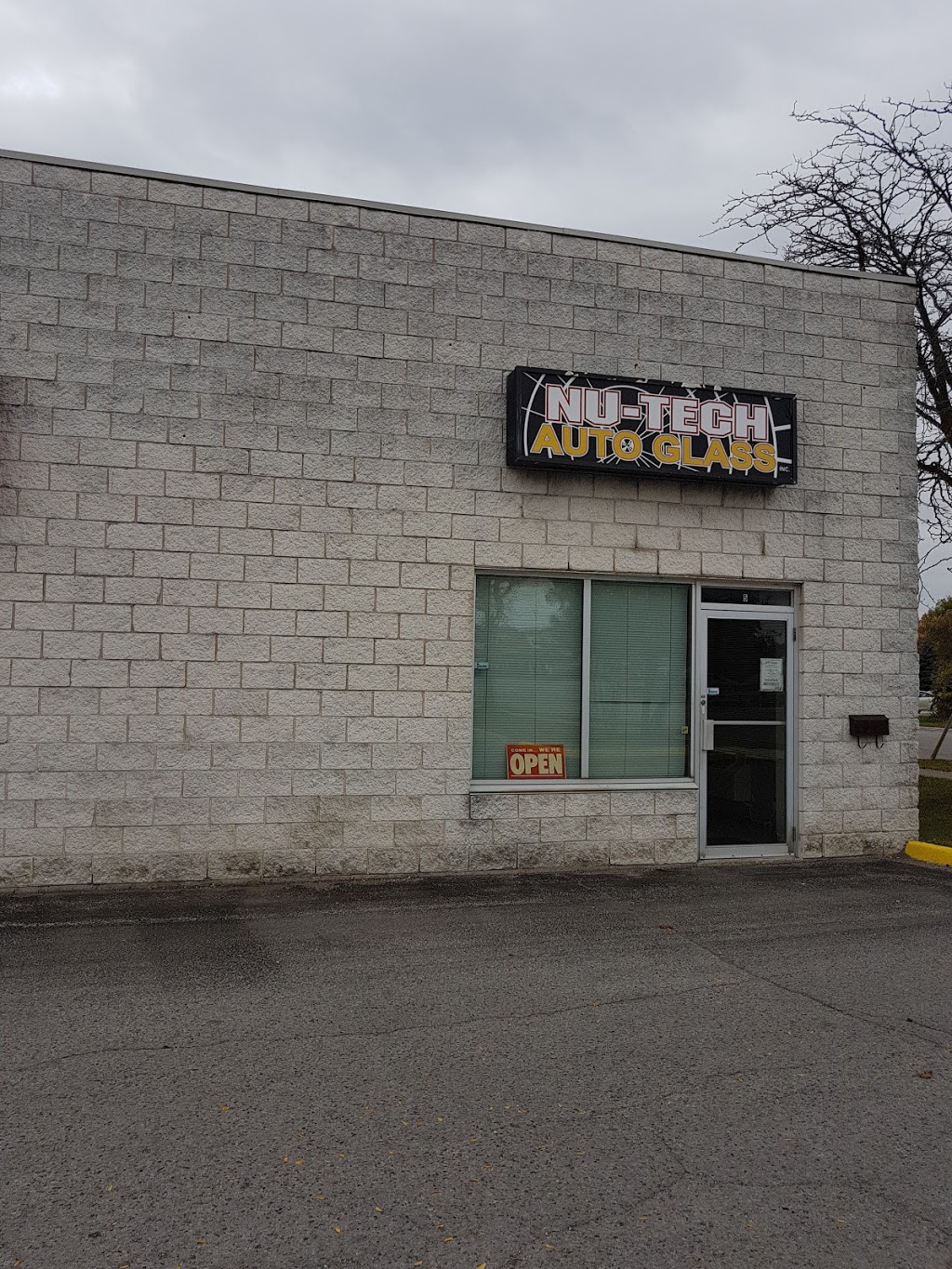 Nu-Tech Auto Glass Inc | 1982 Dundas St, London, ON N5V 1P5, Canada | Phone: (519) 668-2366