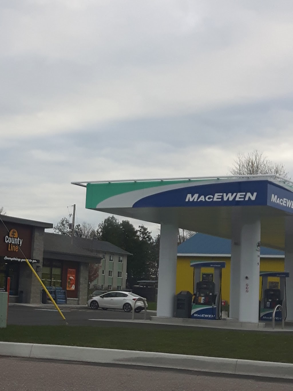 County Line | 150 Madawaska Blvd, Arnprior, ON K7S 1S8, Canada | Phone: (613) 623-6303