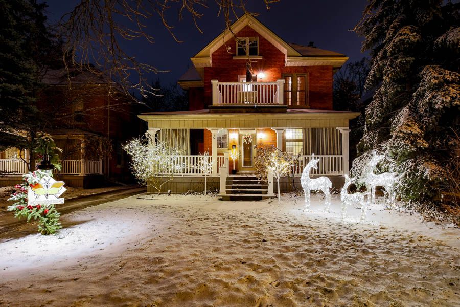 Sallys Place | 295-299 Ontario St, Stratford, ON N5A 3H6, Canada | Phone: (519) 272-2383