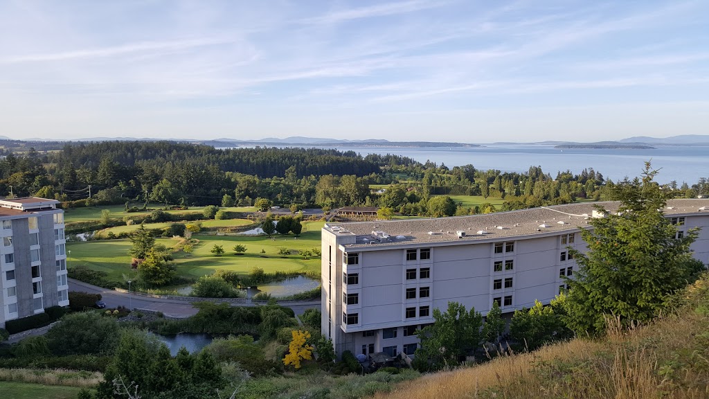 Sayward Hill Park | 2L3, Cordova Bay Rd, Victoria, BC V8Y 3H8, Canada