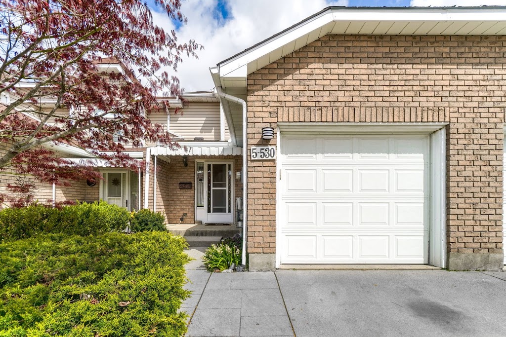 LOW COMMISSION REALTOR ONE PERCENT MILTON | 81 Millside Dr, Milton, ON L9T 3X4, Canada | Phone: (647) 836-4037