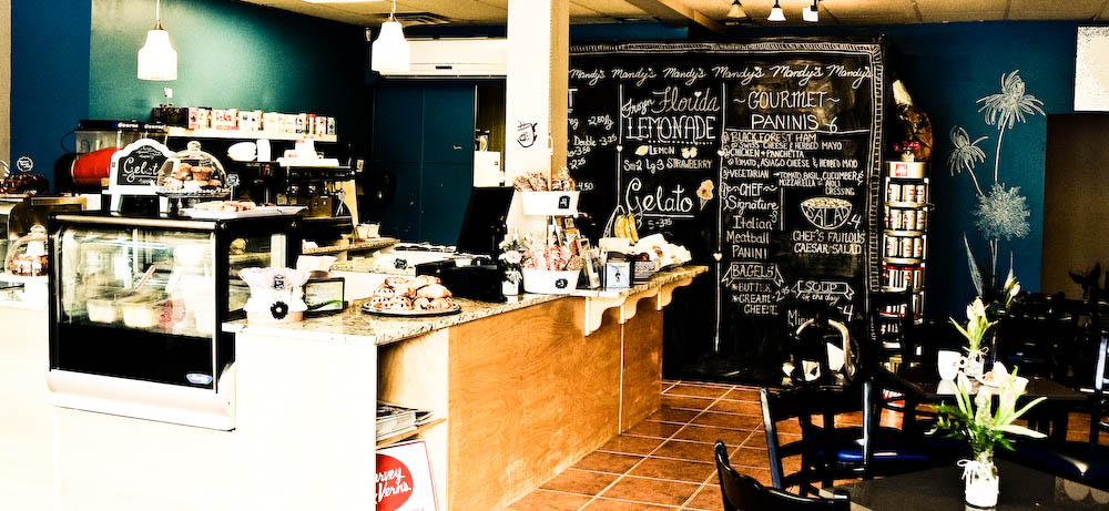 Mandys Cafe | 1791 Kilborn Ave, Ottawa, ON K1H 6N2, Canada | Phone: (613) 422-3325