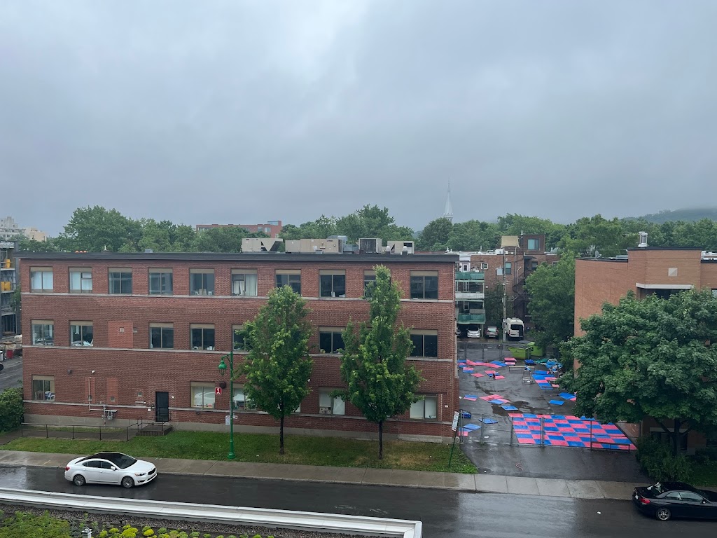 Centre de la Petite Enfance Skver | 940 Av. Outremont, Outremont, QC H2V 4P8, Canada | Phone: (514) 279-4425