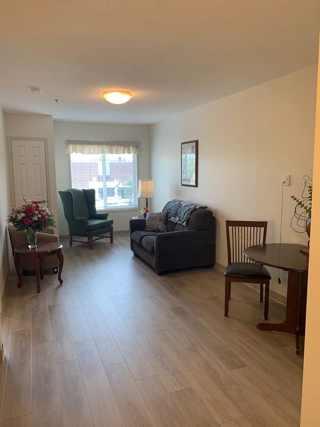 Sturgeon Creek II Retirement Residence | 707 Setter St, Winnipeg, MB R2Y 0A4, Canada | Phone: (204) 885-0303
