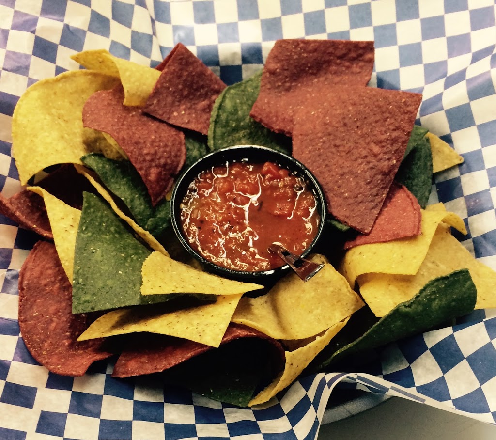 Fry-Days Restaurant & Lounge | 8156 E. PR 415 &, Highway 7, Teulon, MB R0C 3B0, Canada | Phone: (204) 886-3682