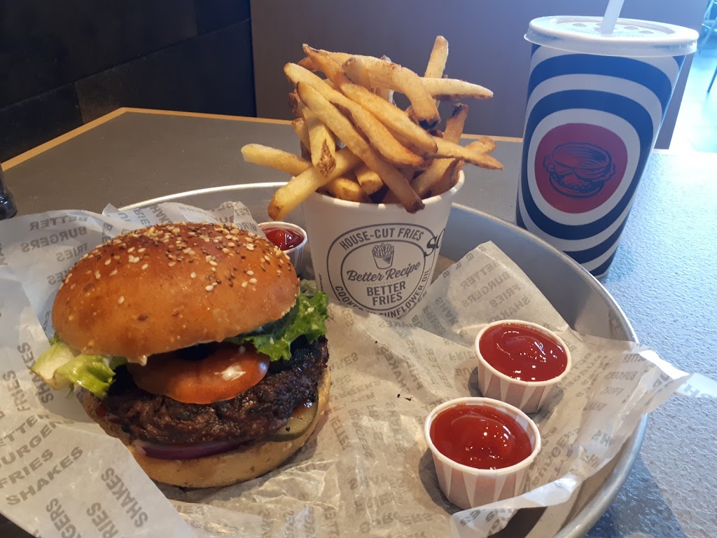 South St. Burger | 631 Commissioners Rd E C01103D, London, ON N6C 2V3, Canada | Phone: (519) 668-7864