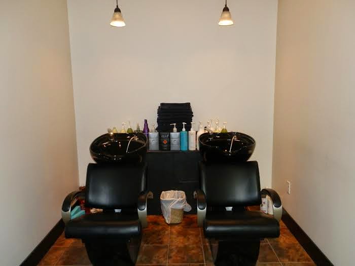 Split Ends Hair & Esthetics | 2763 Beverly St #103, Duncan, BC V9L 6X2, Canada | Phone: (250) 597-2020