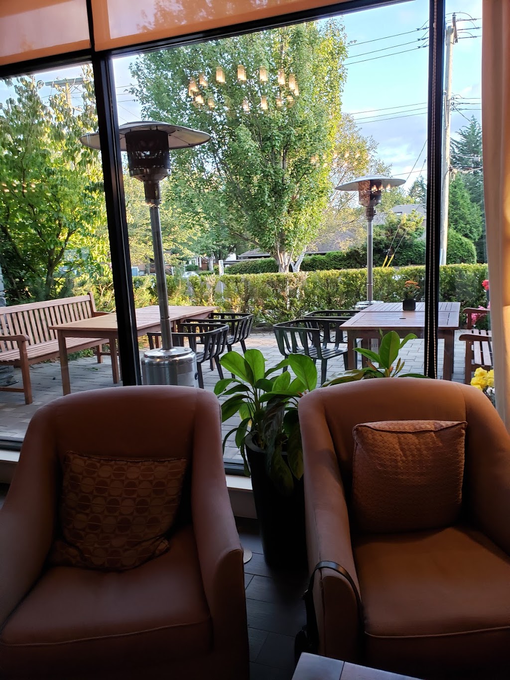 O Cafe and Bistro | 500 Oswego St, Victoria, BC V8V 4Z2, Canada | Phone: (250) 940-7500