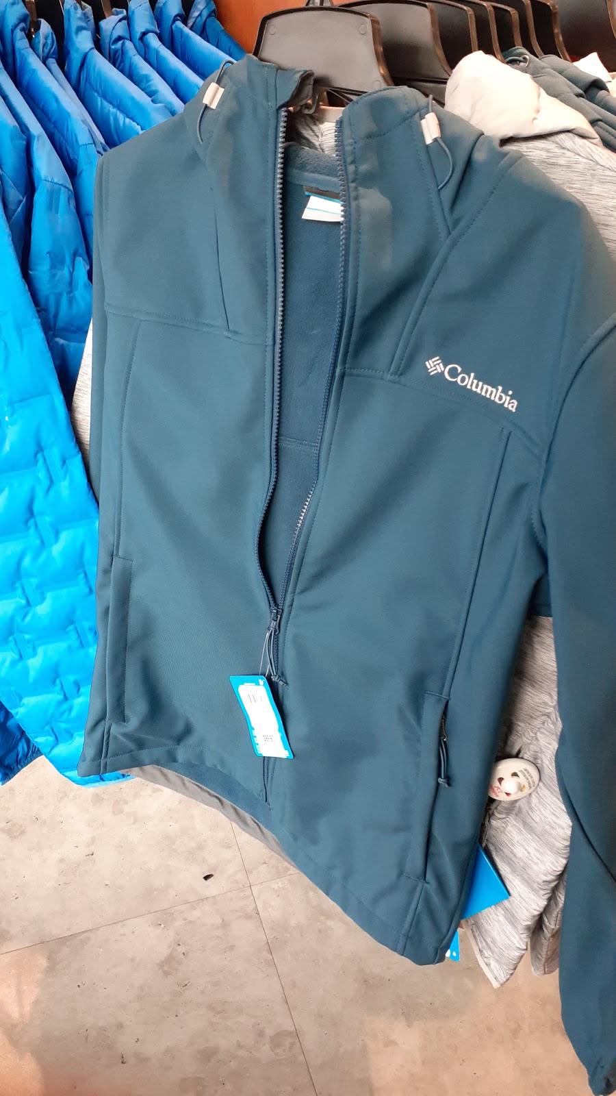 Columbia Factory Store | 7899 Templeton Station Rd #1062, Richmond, BC V7B 0B7, Canada | Phone: (778) 383-9408
