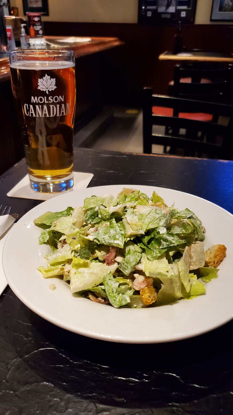 Tom & Jerrys Bistro | 15531 Yonge St, Aurora, ON L4G 1P2, Canada | Phone: (905) 727-2222