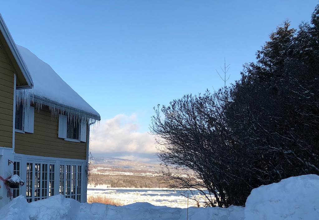 Auberge sur la Côte | 205 Chem. des Falaises, La Malbaie, QC G5A 3C9, Canada | Phone: (418) 202-9881