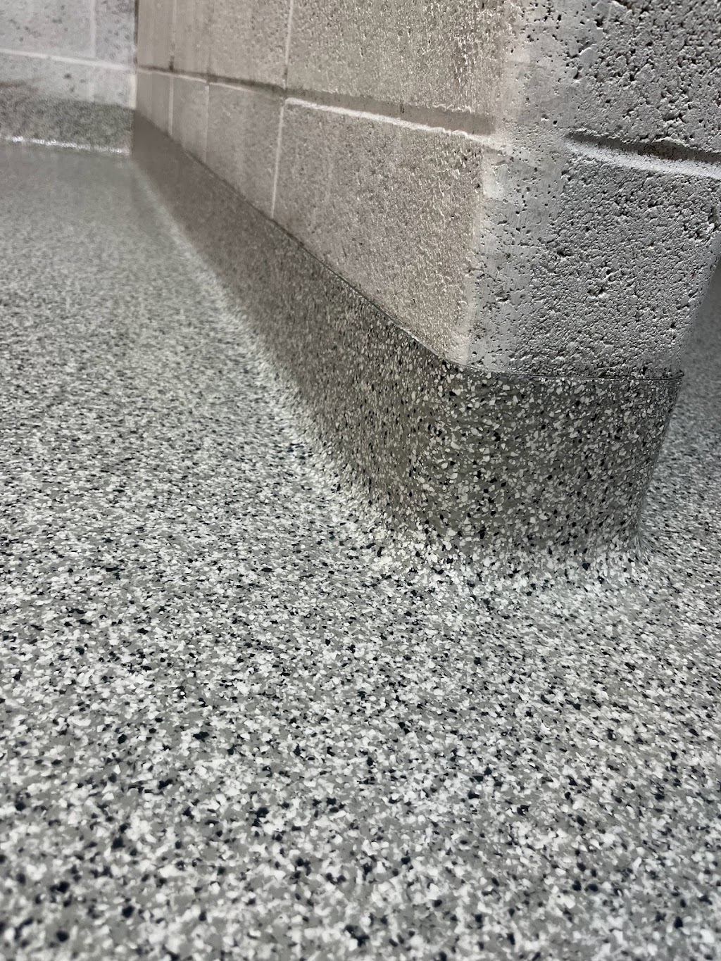 Epoxy Robanik | 2480 Bd de lAnge Gardien N, LAssomption, QC J5W 4R5, Canada | Phone: (514) 207-1400