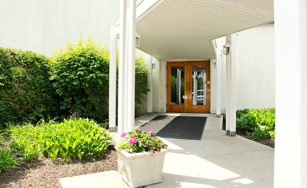 Hulse Playfair & McGarry- West Chapel | 150 Woodroffe Ave, Ottawa, ON K2A 3T9, Canada | Phone: (613) 728-1761