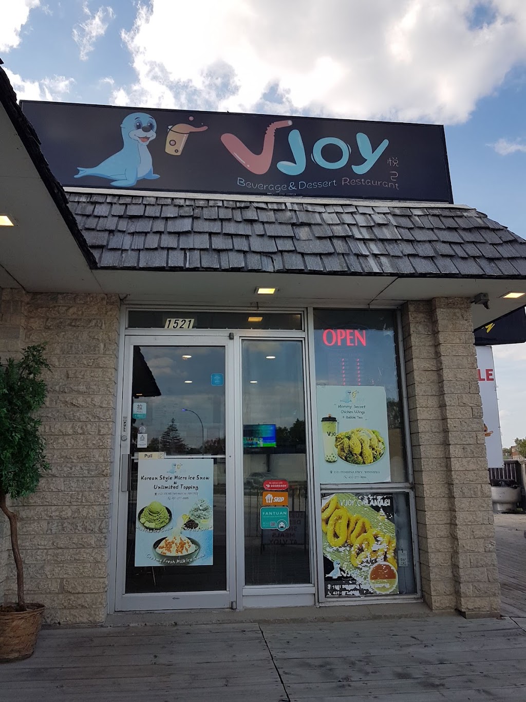VJoy Beverage & Dessert Restaurant | 1521 Pembina Hwy, Winnipeg, MB R3T 2E4, Canada | Phone: (431) 277-8886