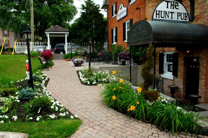 The Hunt Pub | 12998 Keele St, King City, ON L7B 1G3, Canada | Phone: (905) 833-5312