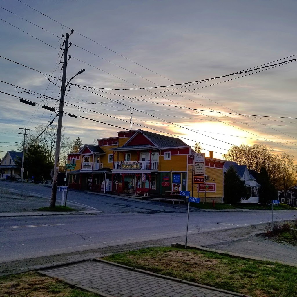 Magasin General Village | 150 Rue de lÉglise, Bonsecours, QC J0E 1H0, Canada | Phone: (450) 532-4666