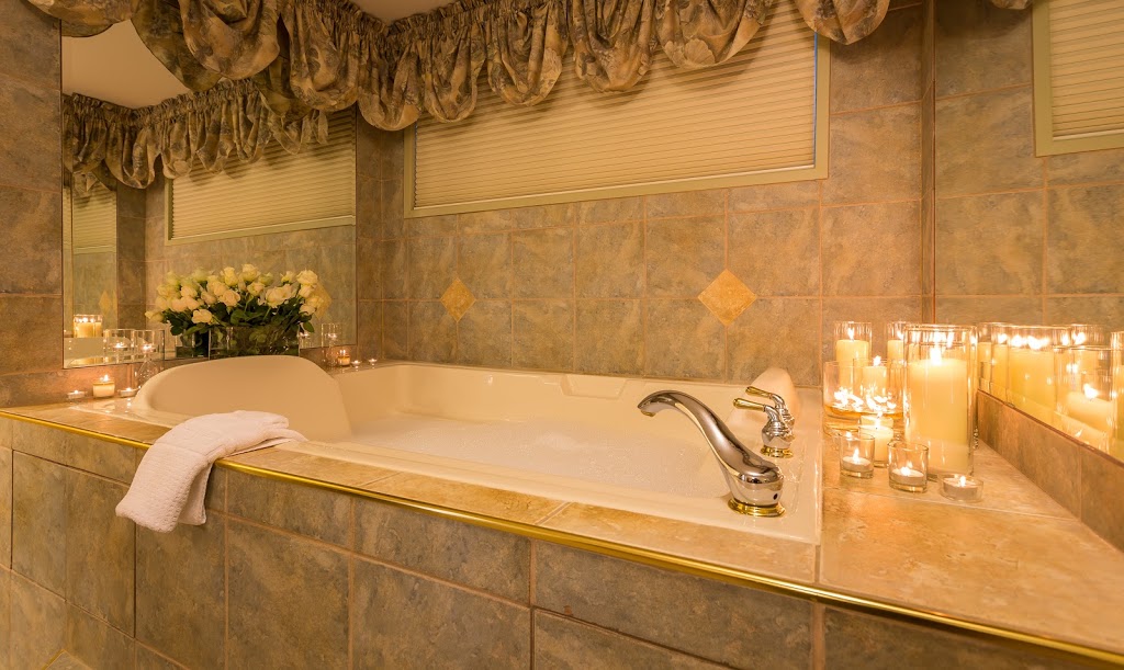 A Vista Villa Couples Retreat | 962 Ryder Dr, Kelowna, BC V1Y 7T5, Canada | Phone: (877) 762-7831