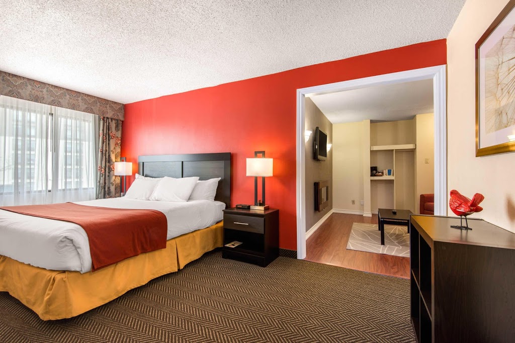 Quality Inn & Suites | 5585 Ambler Dr, Mississauga, ON L4W 3Z1, Canada | Phone: (905) 238-3500